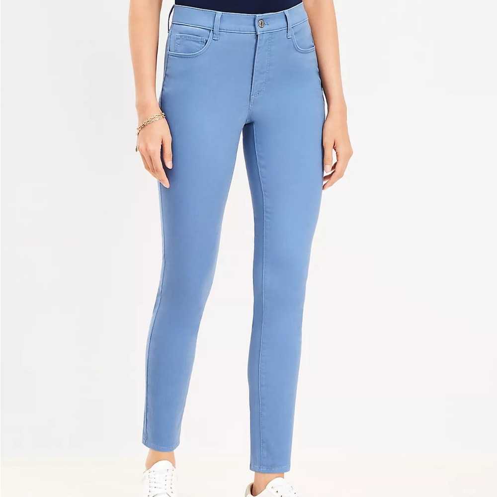 Seven7 Light Blue Denim Jeans. Size 12